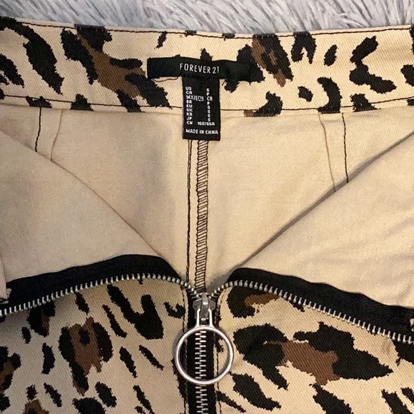 Forever 21 cotton leopard mini skirt size small - Picture 5 of 5